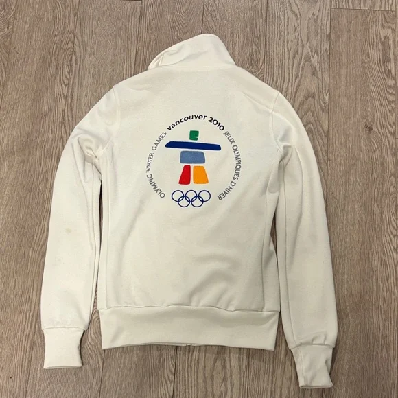 Aritzia White Zip-Up Jacket - Picture 3 of 4